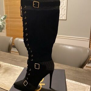 Knee high Beverlyn boot size 7 never worn